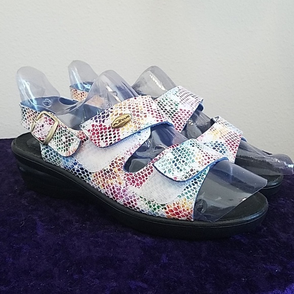 NWOT Flexus Anatomic Leather Sandal